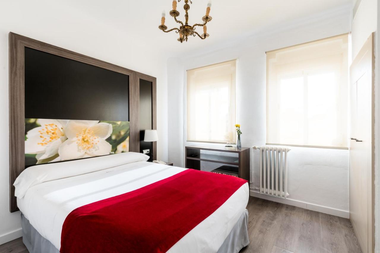Hotel Sevilla Екстер'єр фото